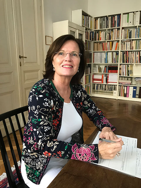 Regine-Neuhauser-Portrait-2021